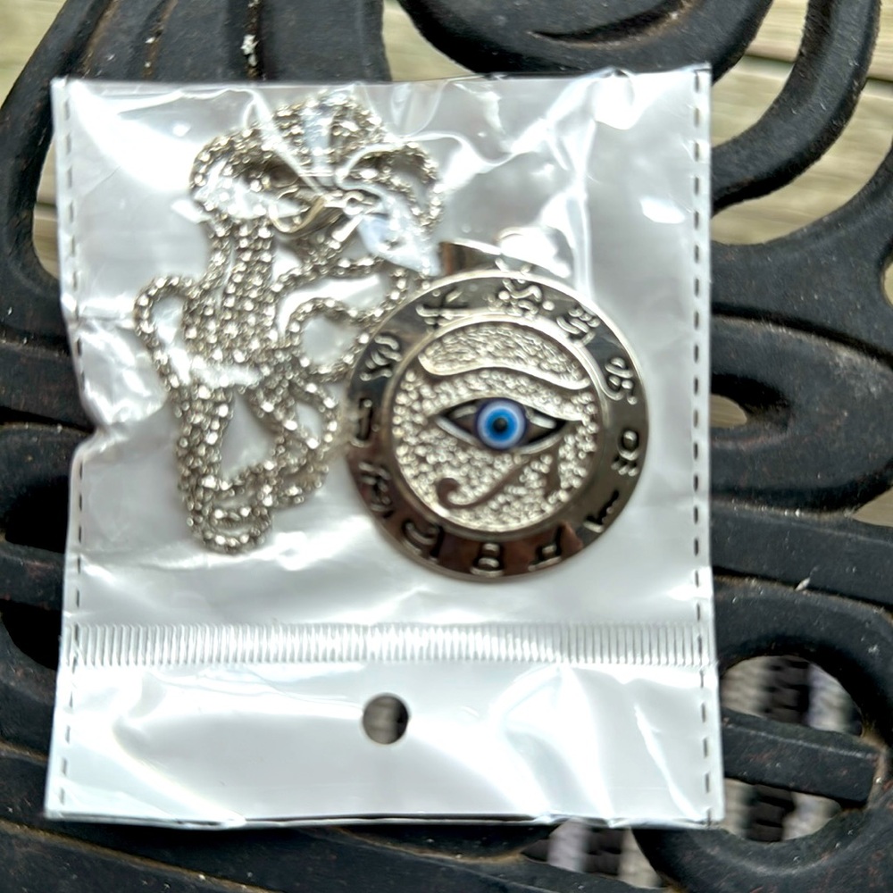 Eye of Horus Pendant 20 » chain New in package